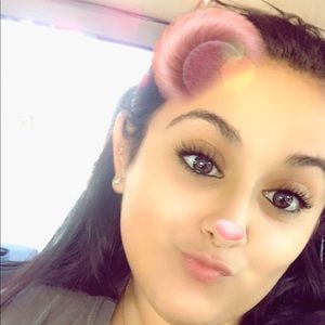 Meet your Posher, Daniela